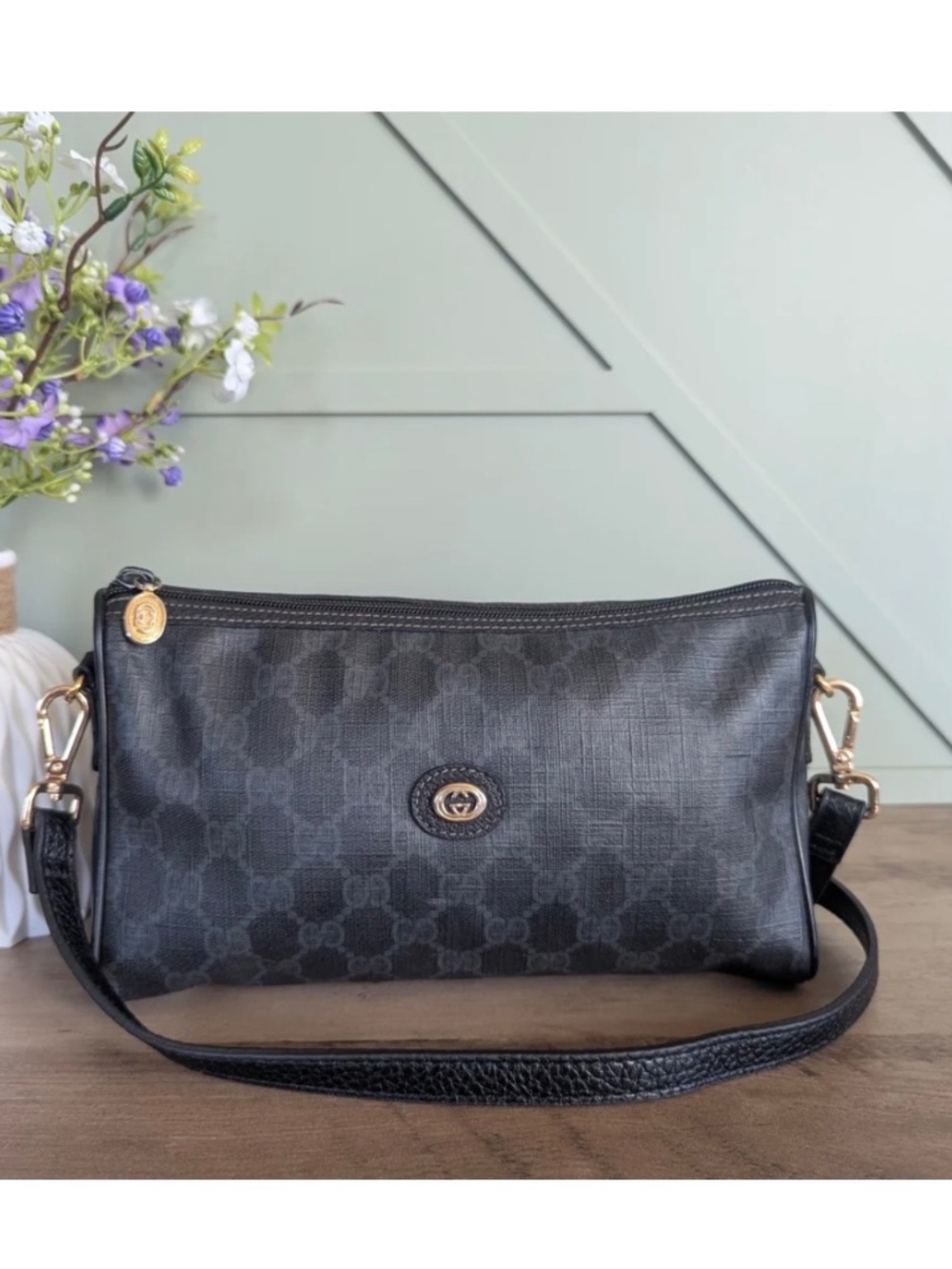 GUCCI VINTAGE GG MONOGRAM CANVAS LEATHER WOMEN'S SHOULDER BAG